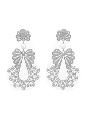 Princess pearl earrings (size L)