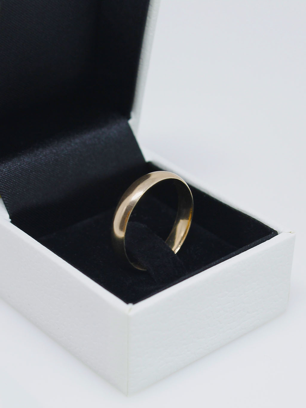 4mm wedding ring (19K gold)