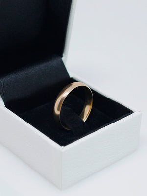4mm wedding ring (9K gold)