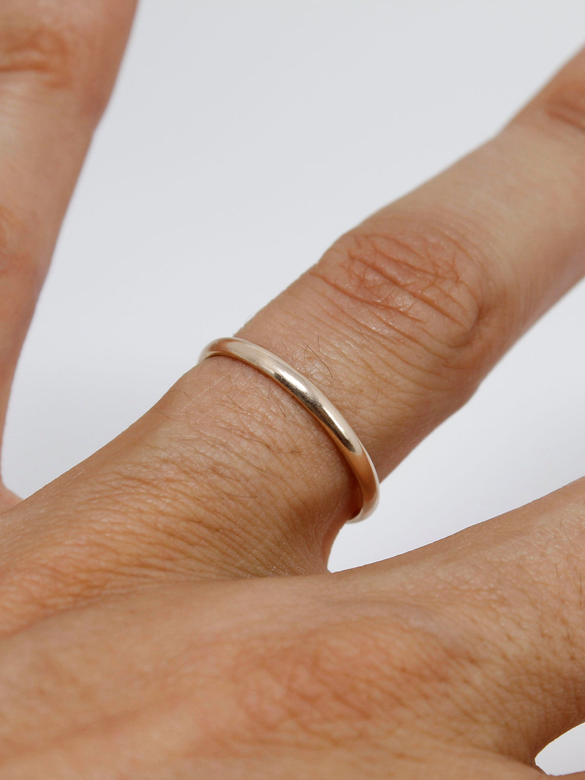 2mm wedding ring (9K gold)