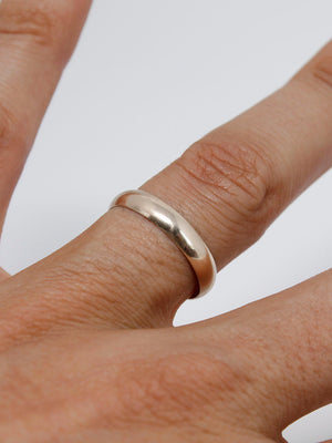 4mm wedding ring (9K gold)