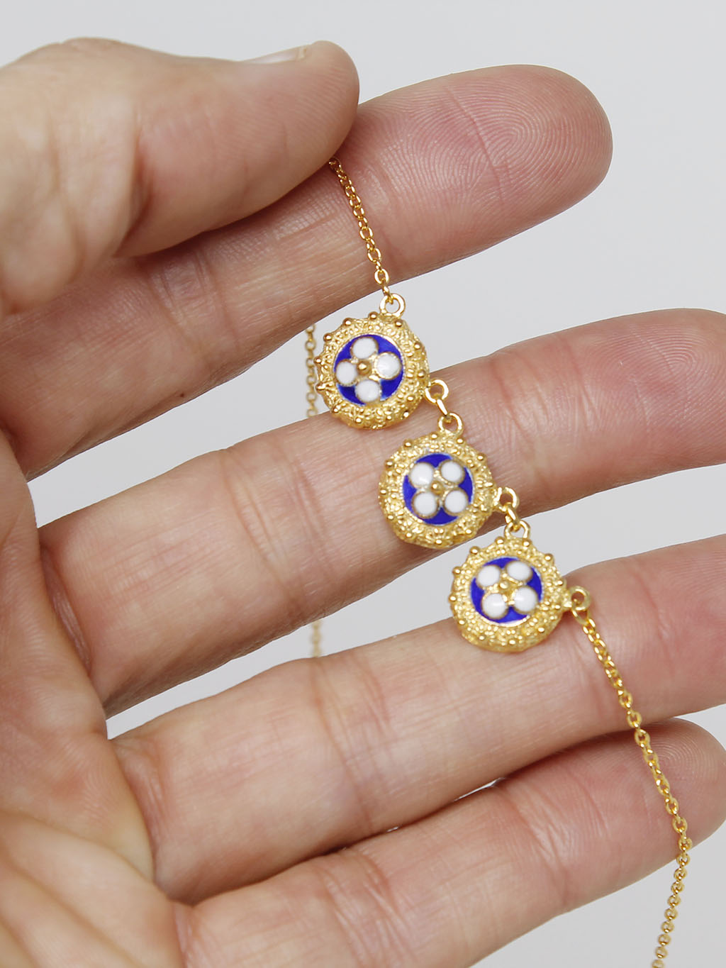 Necklace 3 snails (4 petals)