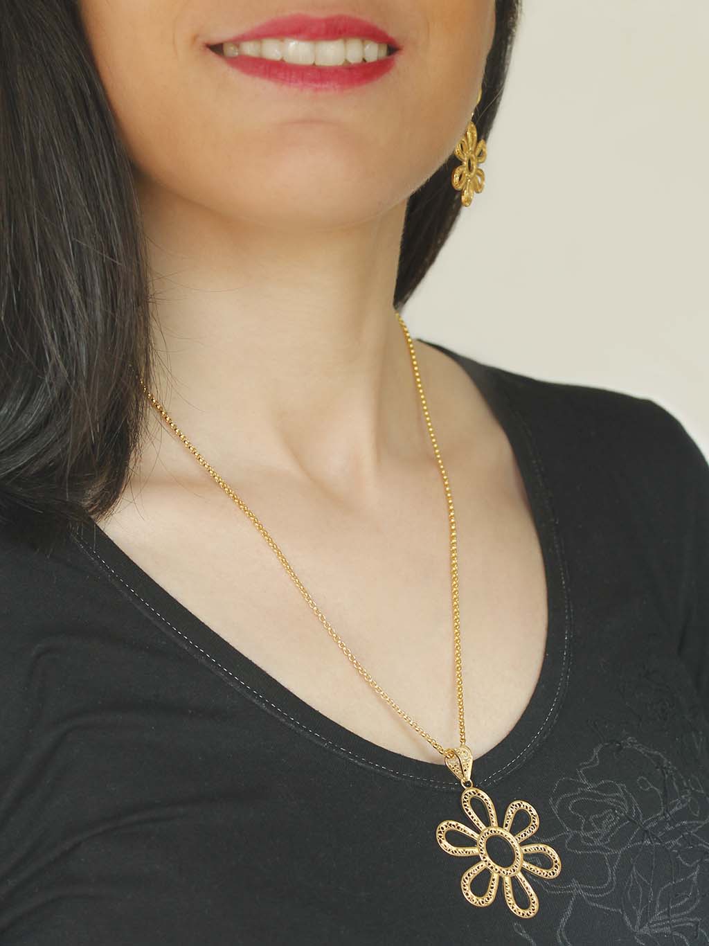 Medalha Flor Círculos em Filigrana (5427362496662)