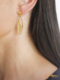 Elongated Filigree Earrings – 9K Gold / 19K Gold