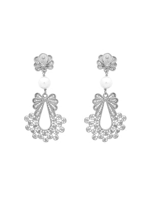 Princess pearl earrings (size s)