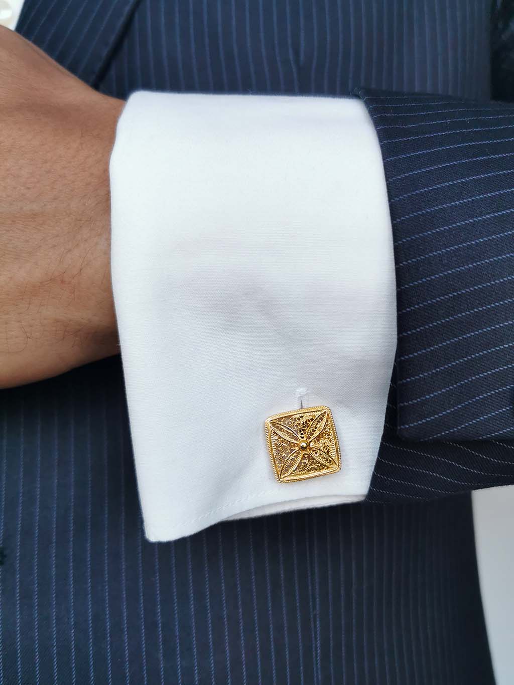 Botões de Punho Quadrados em Filigrana