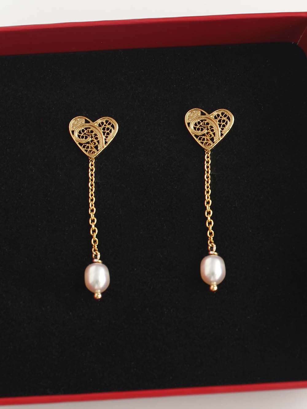 brincos coração em filigrana com pérola (2060955058235)