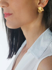 Pure Love Earrings – 9K Gold / 19K Gold