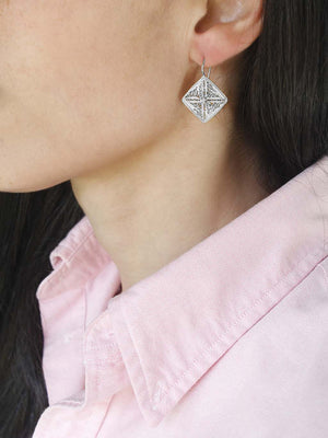 Square earrings in Filigrana