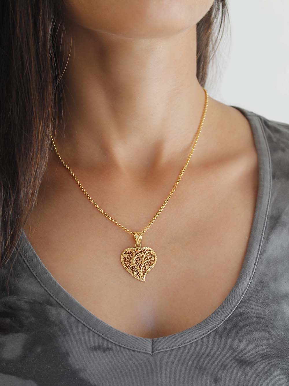 medalha fátima em filigrana manual dourada (84829470737)